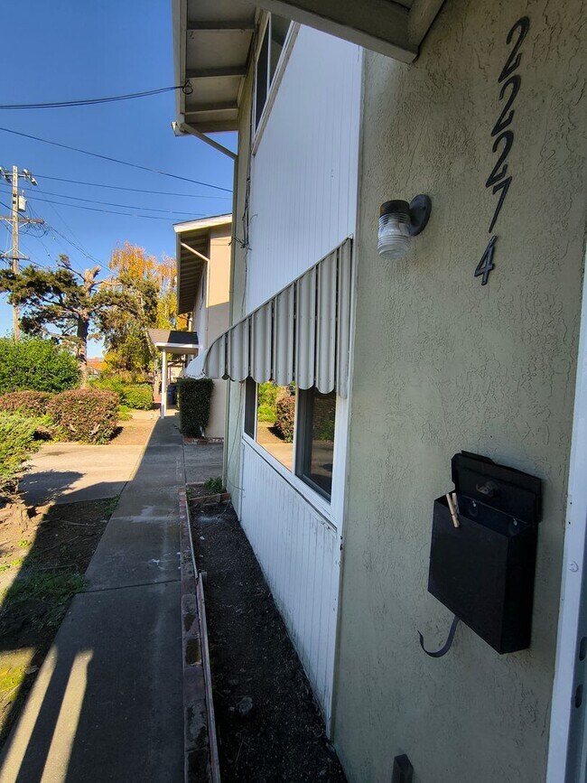 22274 N 6th St Castro Valley, CA 94546 photo 3