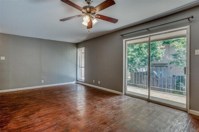 982 S Weatherred Dr Richardson, TX 75080 photo 3
