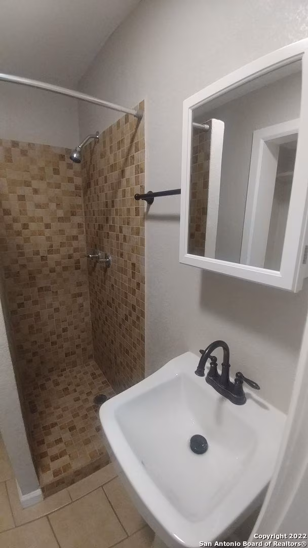 115 Caldwell St San Antonio, TX 78223 photo 5