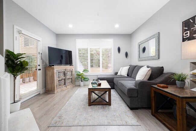 2419 Fifth Ave San Diego, CA 92101 photo 2