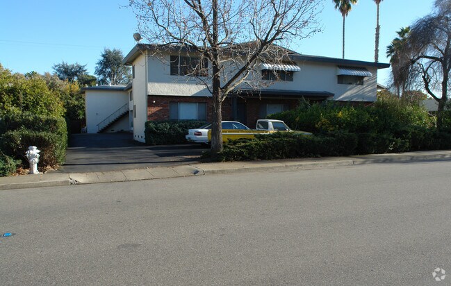 565 Ortega Avenue, Mountain View, CA 94040 photo 2