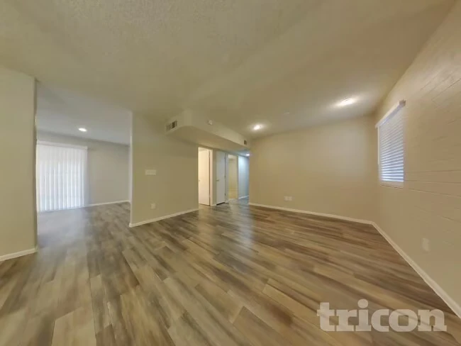 4241 N 73rd Ln Phoenix, AZ 85033 photo 5