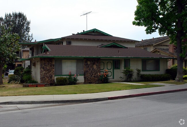 1570 Tenaka Place, Sunnyvale, CA 94087 photo 2