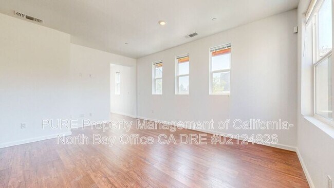 43 Myrsine Wy Santa Rosa, CA 95407 photo 5