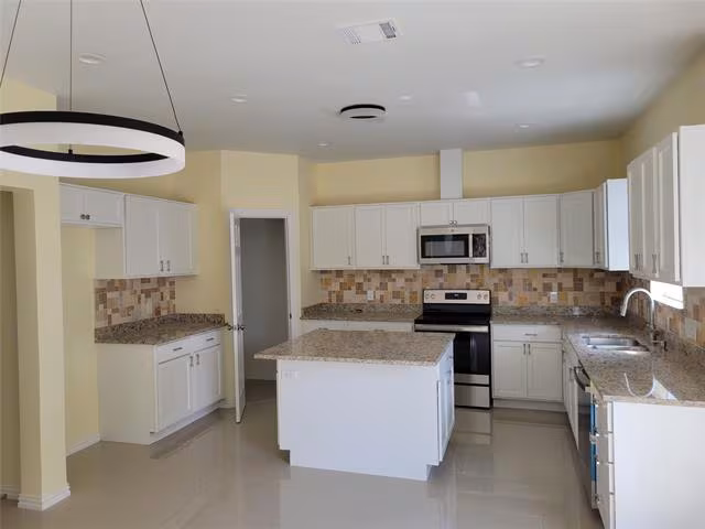 4714 Frank St Dallas, TX 75210 photo 3