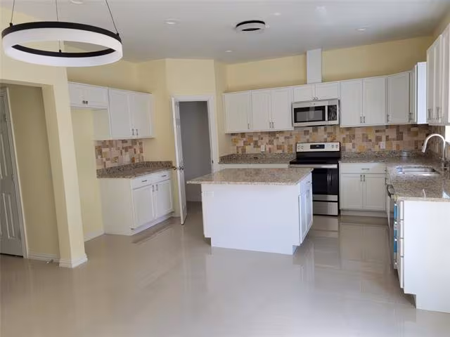 4714 Frank St Dallas, TX 75210 photo 5