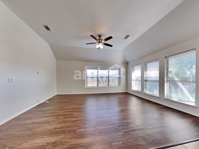 820 Cheryl Street, Crowley, TX 76036 photo 5