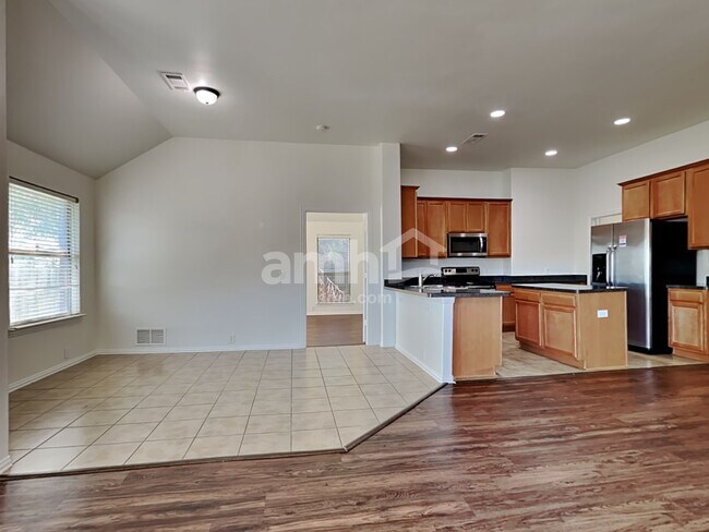 820 Cheryl Street, Crowley, TX 76036 photo 4