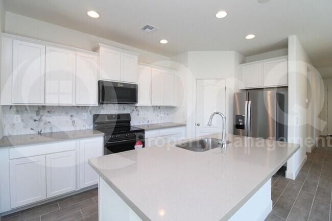 24196 West Hess Avenue, Buckeye, AZ 85326 photo 4