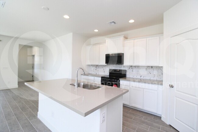24196 West Hess Avenue, Buckeye, AZ 85326 photo 5
