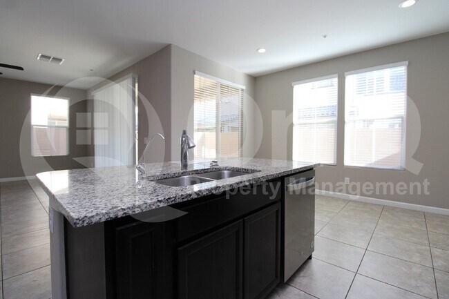 1255 N Arizona Ave Chandler, AZ 85225 photo 4