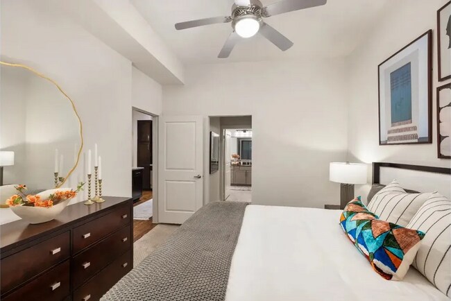 500 Sage Road, Houston, TX 77056 photo 5