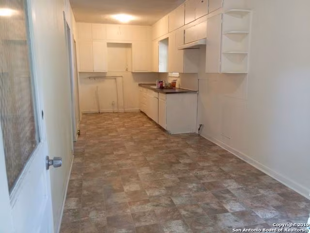 943 Essex St San Antonio, TX 78210 photo 2