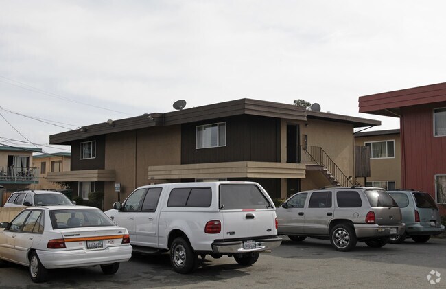 Manon Garden Apartments photo 4