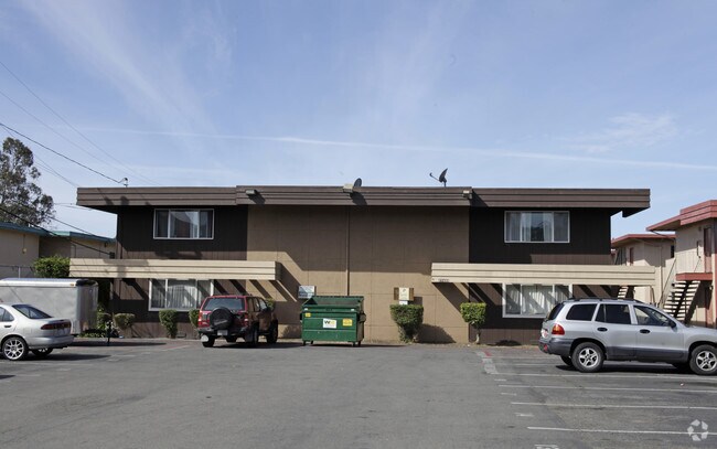 Manon Garden Apartments photo 3