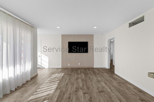 8240 East Edgemont Avenue, Scottsdale, AZ 85257 photo 4
