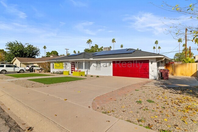 8240 East Edgemont Avenue, Scottsdale, AZ 85257 photo 2