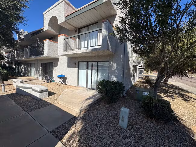 18239 N 40TH Street photo 2