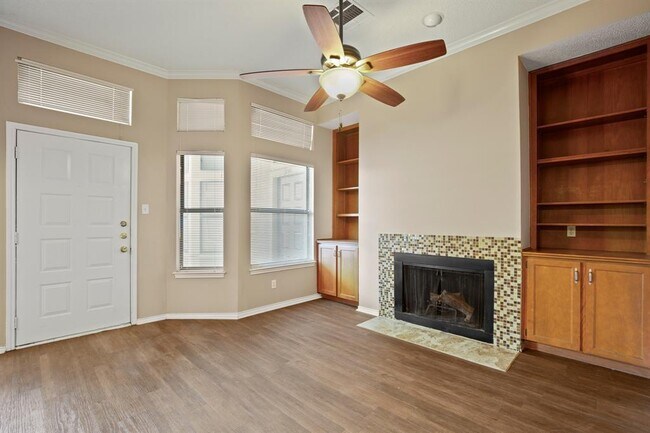2802 Nueces St Austin, TX 78705 photo 2