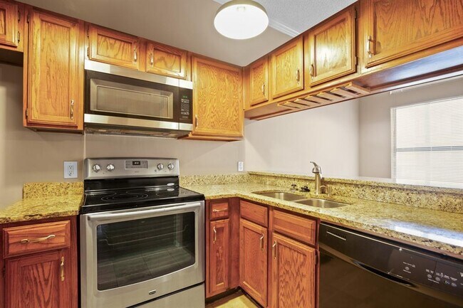 2802 Nueces St Austin, TX 78705 photo 4