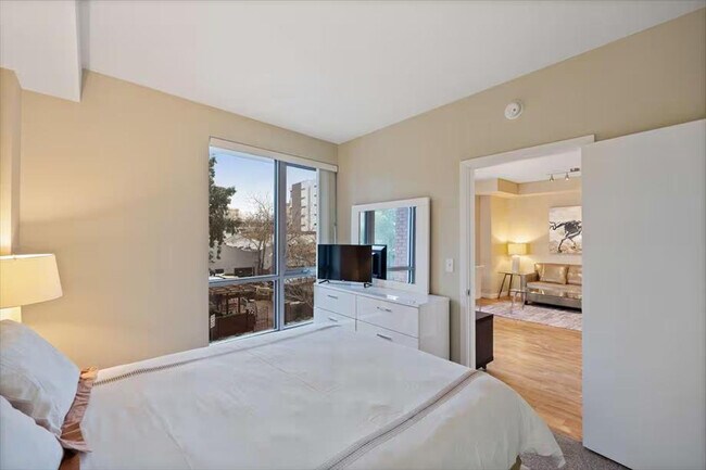 77 N Almaden Ave San Jose, CA 95110 photo 2