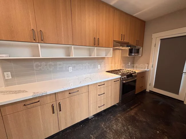 3214 Ettie St Oakland, CA 94608 photo 5