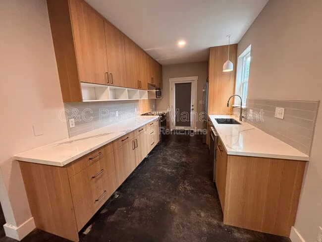 3214 Ettie St Oakland, CA 94608 photo 3