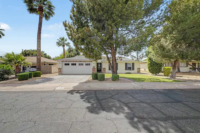 3414 N 44th Pl Phoenix, AZ 85018 photo 4