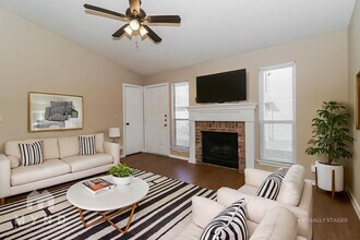 1213 Hyridge St photo 2