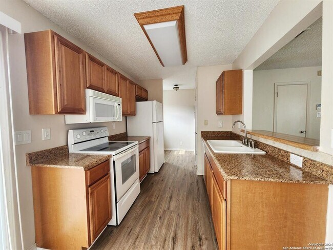 9140 Timber Path San Antonio, TX 78250 photo 4