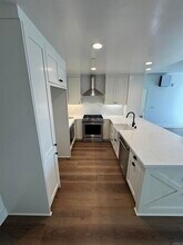 1105 Catania Ct Encinitas, CA 92024 photo 2