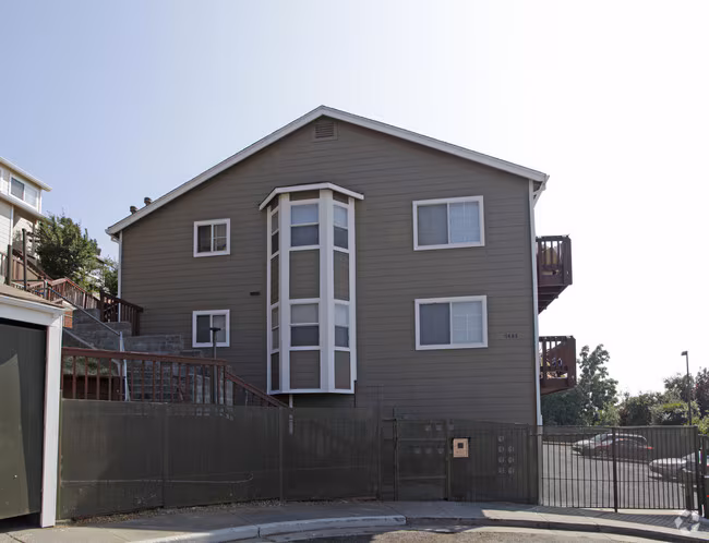 Hillside Terrace photo 2