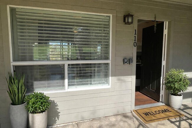 1514 Parker Ln Austin, TX 78741 photo 5