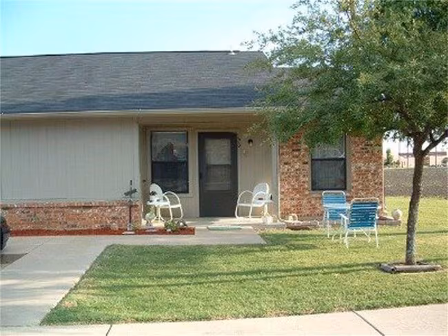 108 8th St Venus, TX 76084 photo 4