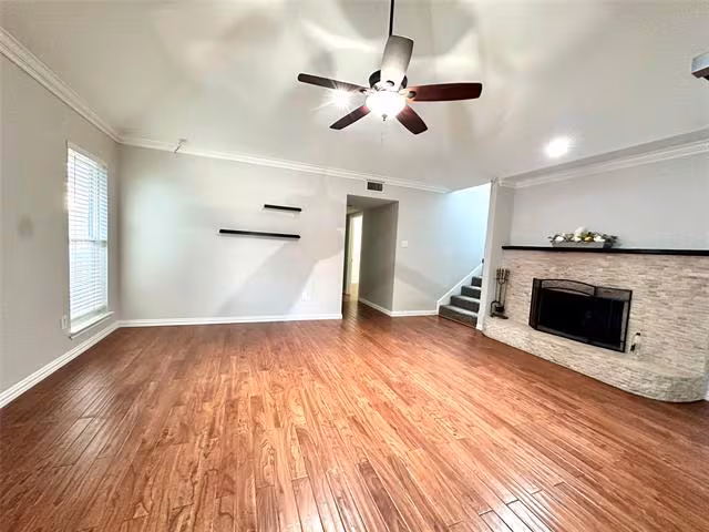 2032 Greenview Dr Carrollton, TX 75010 photo 2