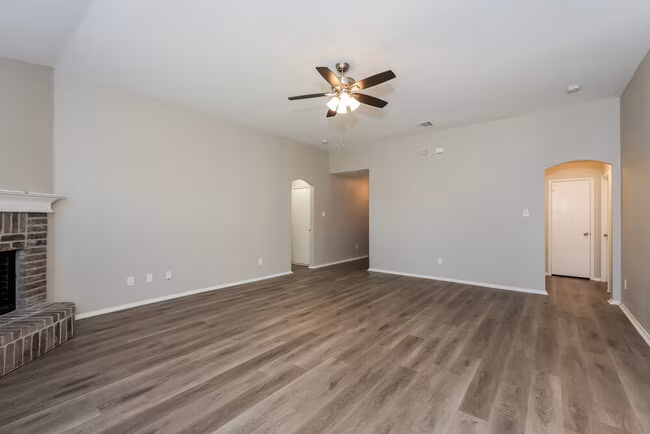 1024 Brown Crest Road, Burleson, TX 76028 photo 5