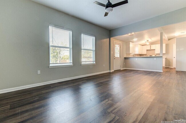 1824 Montana St San Antonio, TX 78203 photo 5