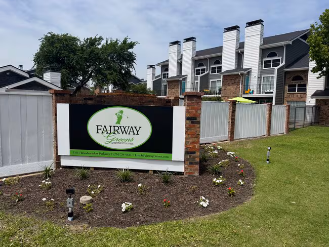Fairway Greens Apartments photo 2