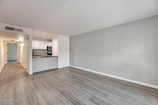 4231 N 13th Pl Phoenix, AZ 85014 photo 3