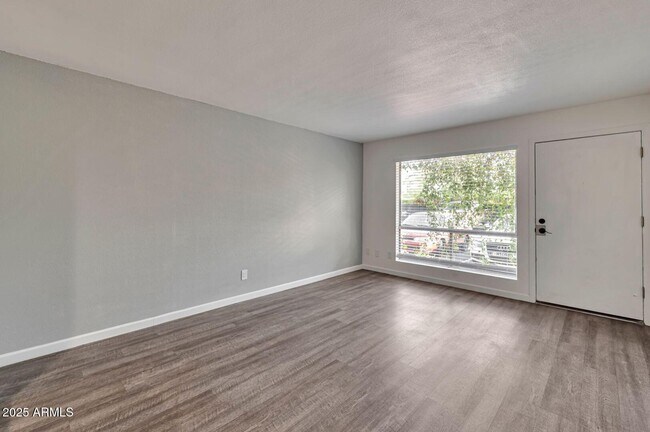 4231 N 13th Pl Phoenix, AZ 85014 photo 2