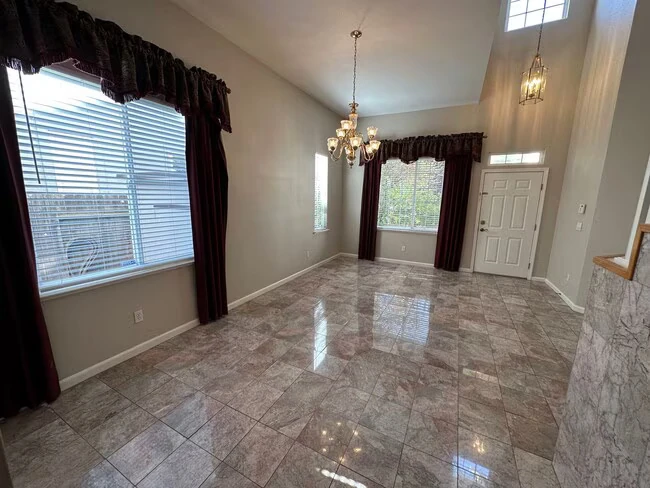 2283 Gary Ln Tracy, CA 95377 photo 2