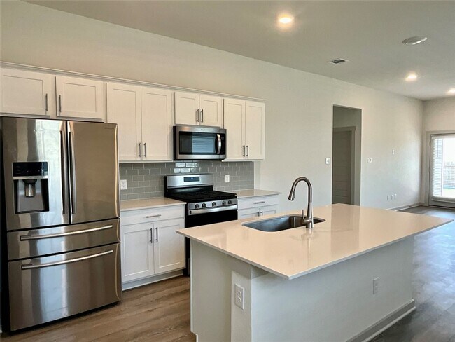 222 New Hampton Wy San Marcos, TX 78666 photo 4