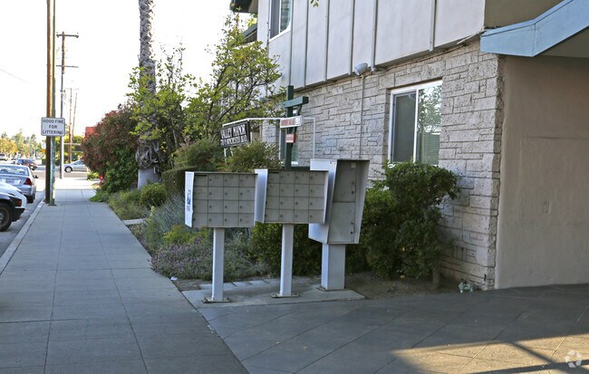 Valley Manor Apartments photo 3