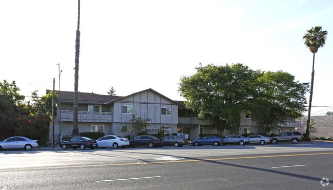 Valley Manor Apartments photo 2