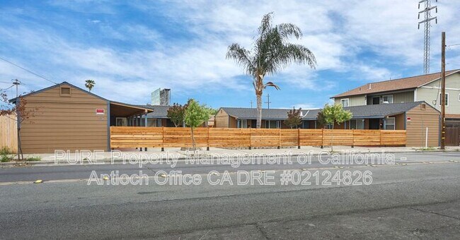 312 W Treagallas Rd photo 2