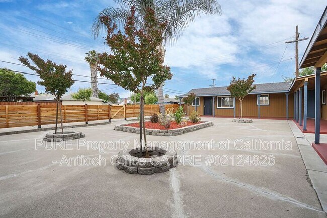 312 W Treagallas Rd photo 5