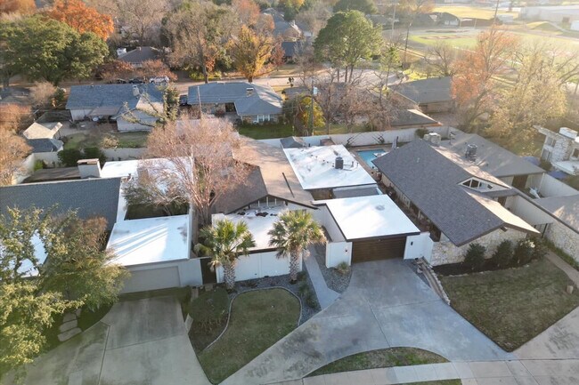 610 W Northgate Dr Irving, TX 75062 photo 4