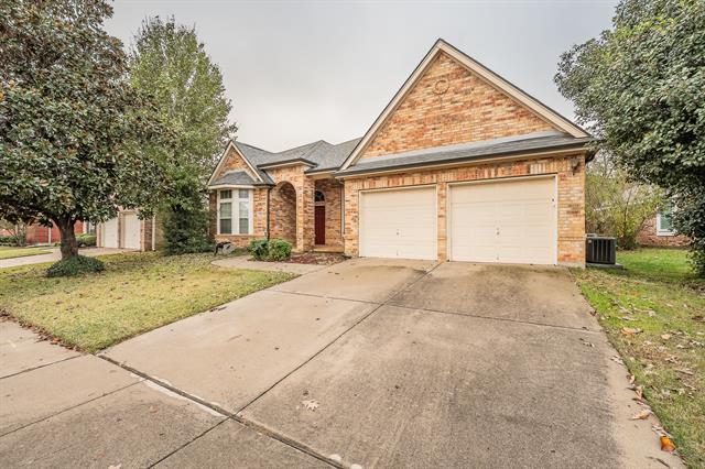 2306 Bear Run Road, Arlington, TX 76001 photo 2