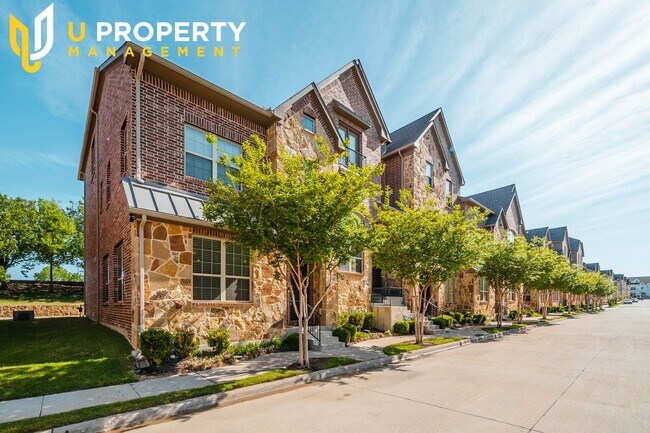 2745 Troutt Drive, Carrollton, TX 75010 photo 2