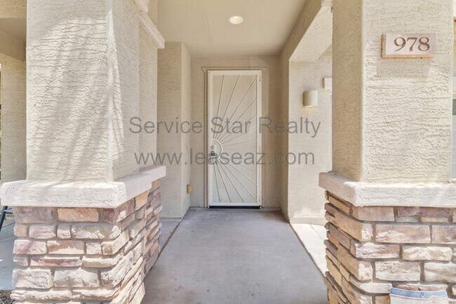 978 E Corral St photo 3